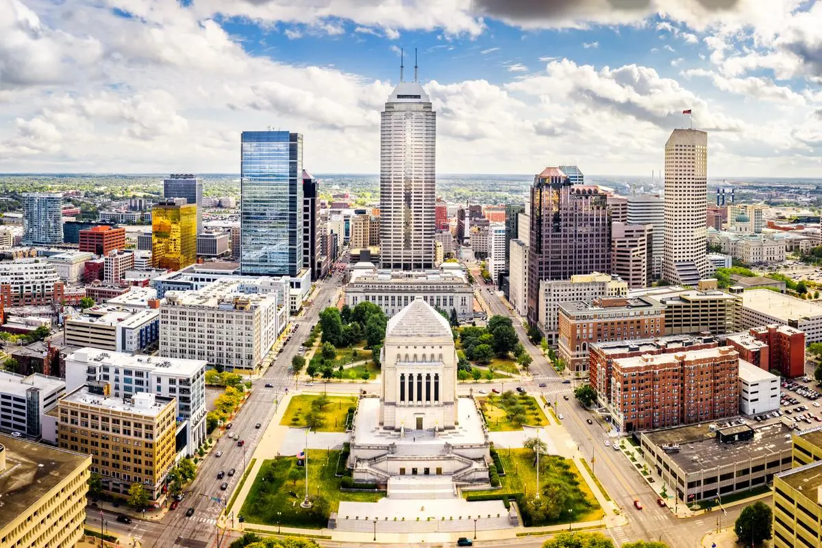 Aerial view of Indianapolis, Indiana skyline. 