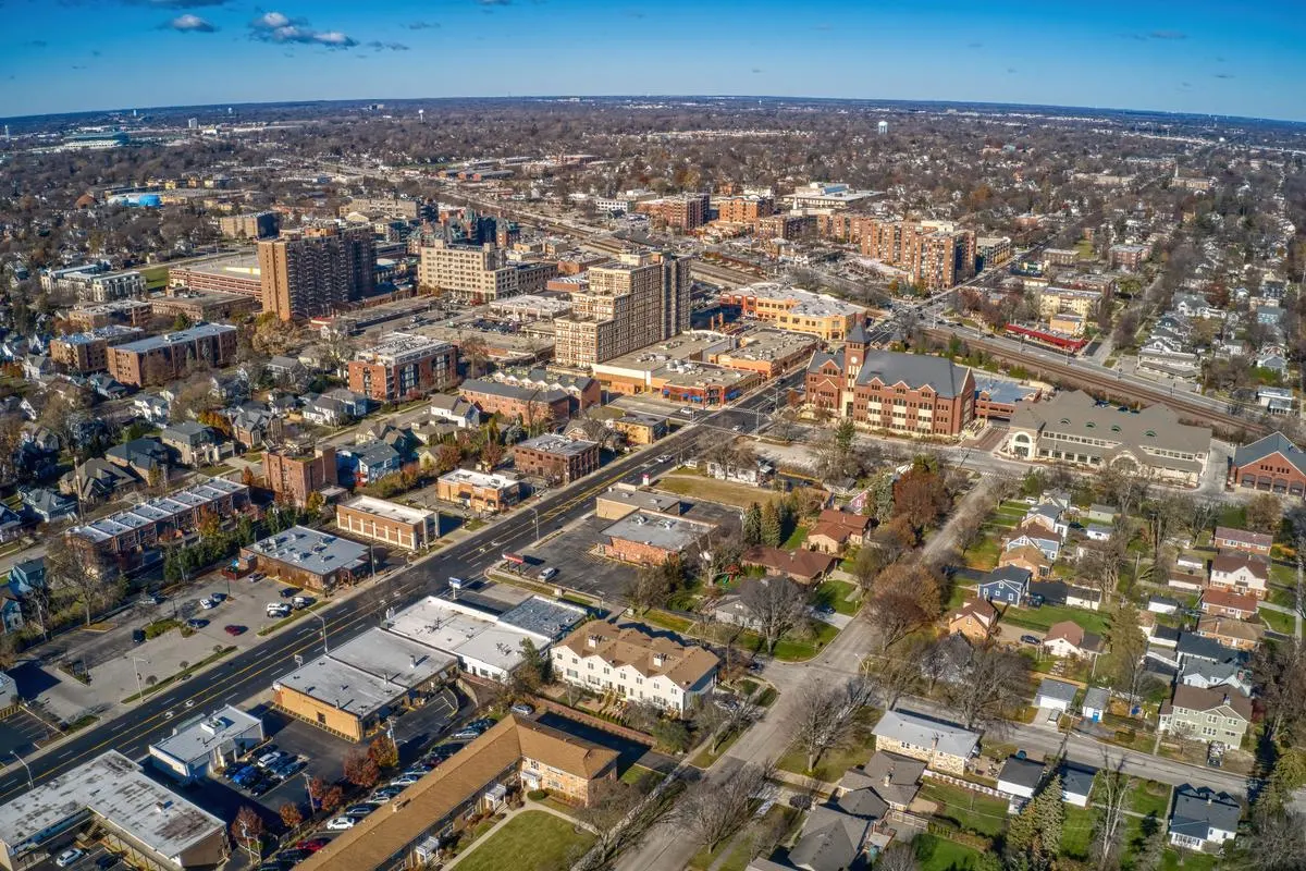 Aerial View of the Chicago Suburb of Arlington Heights, Illinois 